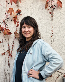 Portrait Silke Jaspers – Kommunikationsdesignerin, Illustratorin und Gründerin bei Flimmern DC in Freiburg 